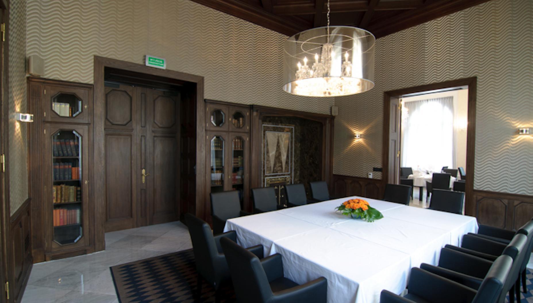 فندق بلاتينيوم بالاس فروتسواف المظهر الخارجي الصورة The boardroom of the Royal Society