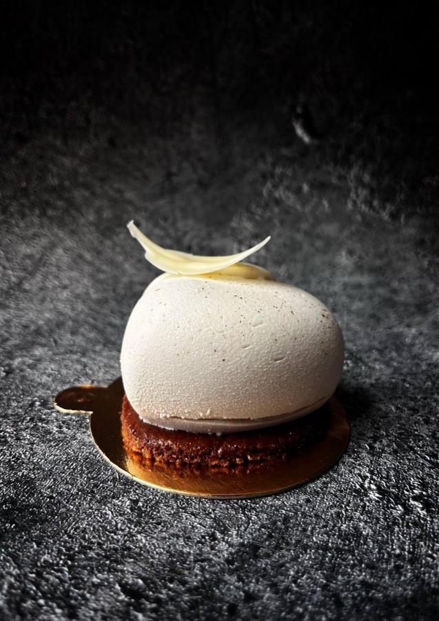 فندق بلاتينيوم بالاس فروتسواف المظهر الخارجي الصورة A dome dessert