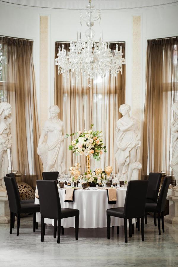 فندق بلاتينيوم بالاس فروتسواف المظهر الخارجي الصورة The interior of the restaurant