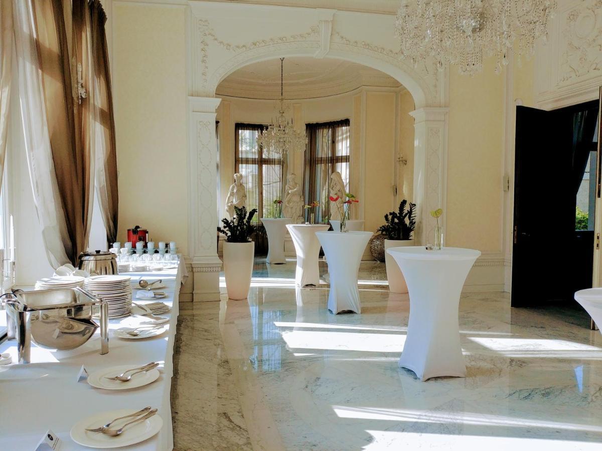 فندق بلاتينيوم بالاس فروتسواف المظهر الخارجي الصورة The interior of the hotel