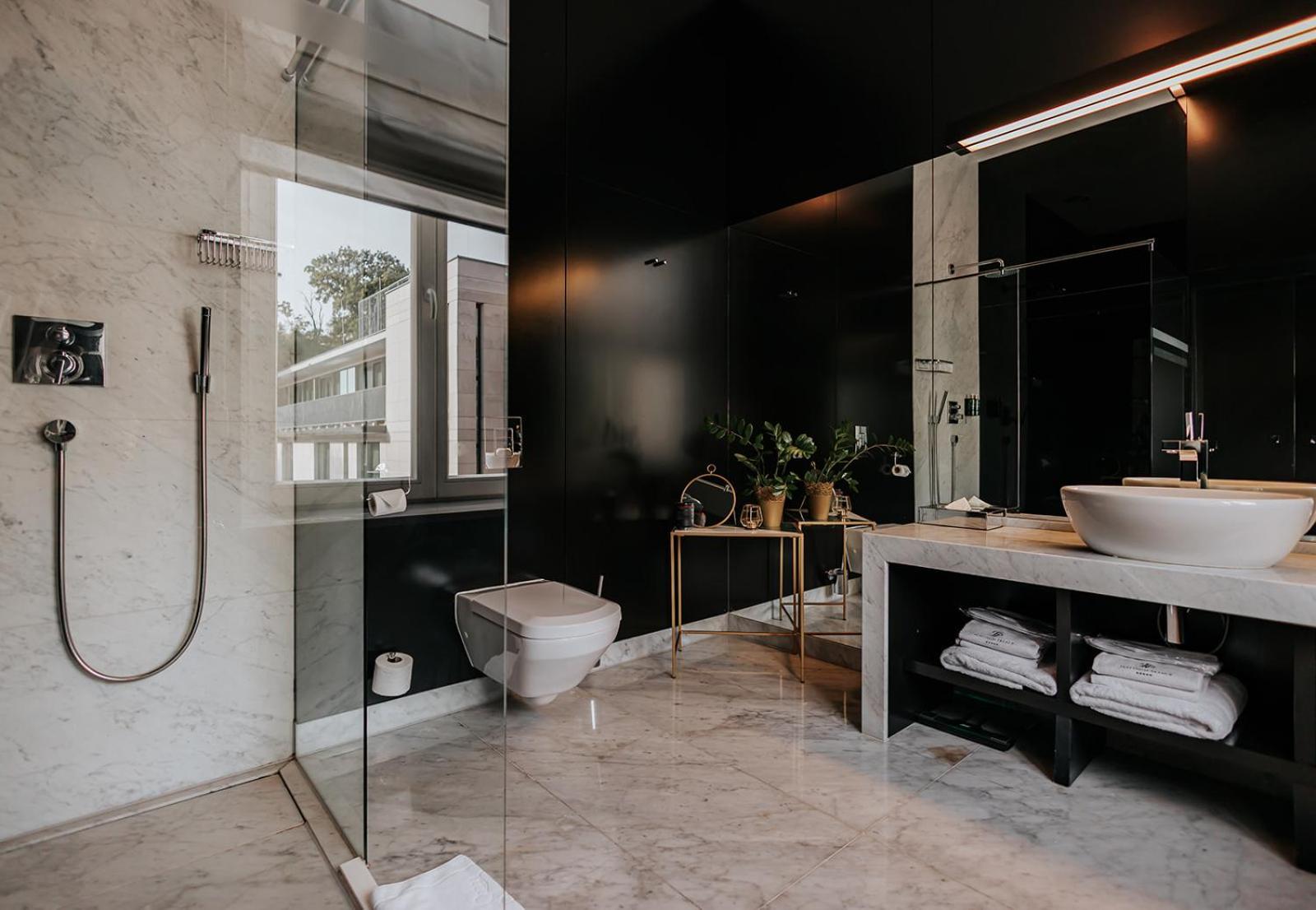 فندق بلاتينيوم بالاس فروتسواف المظهر الخارجي الصورة Bathroom